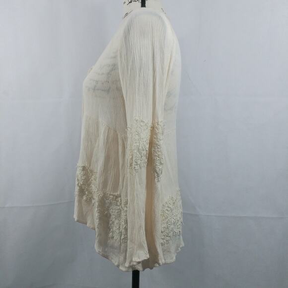 Clover & Scout Cream Lace Bohemian Tie Front Top M - Picture 5 of 6